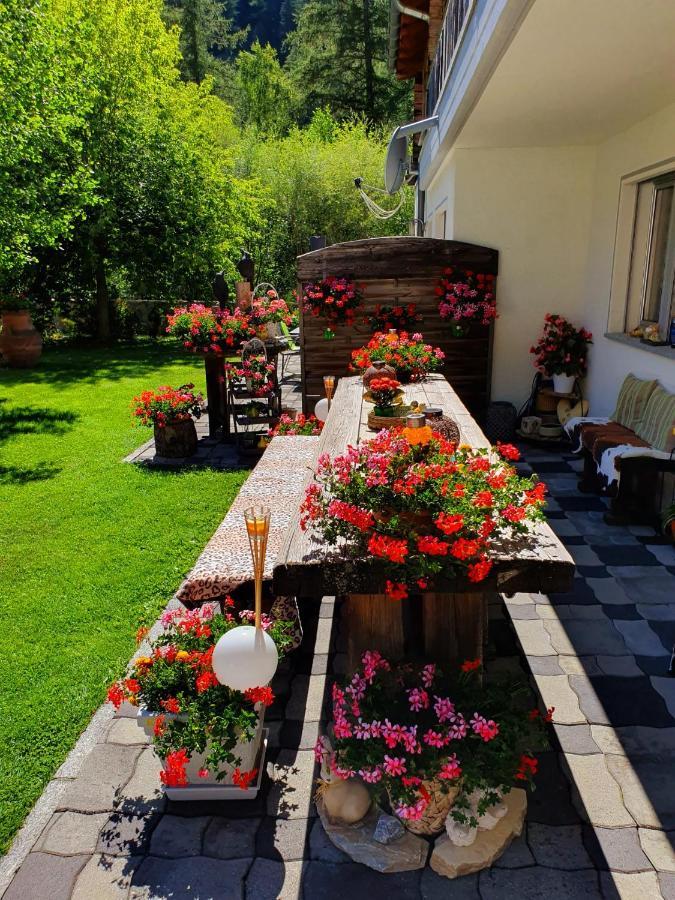 Aquarell Ferienwohnungen Saas-Grund Exterior foto