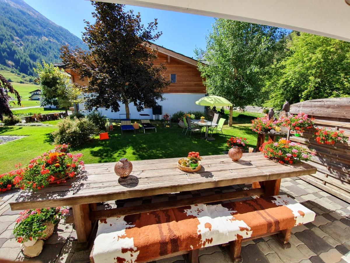 Aquarell Ferienwohnungen Saas-Grund Exterior foto