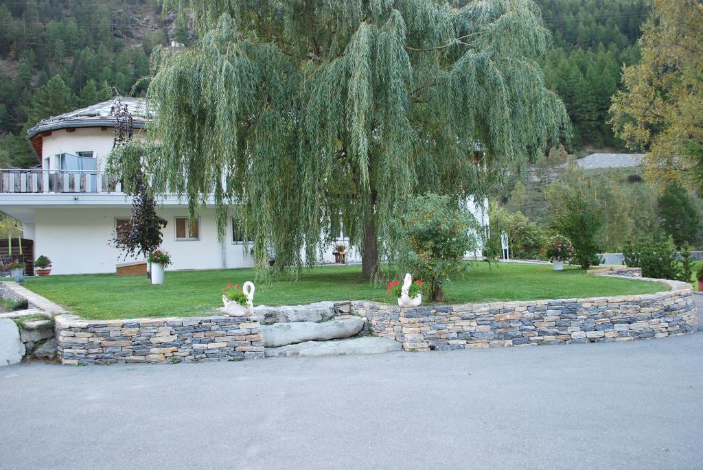 Aquarell Ferienwohnungen Saas-Grund Exterior foto