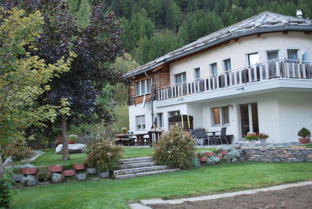 Aquarell Ferienwohnungen Saas-Grund Exterior foto